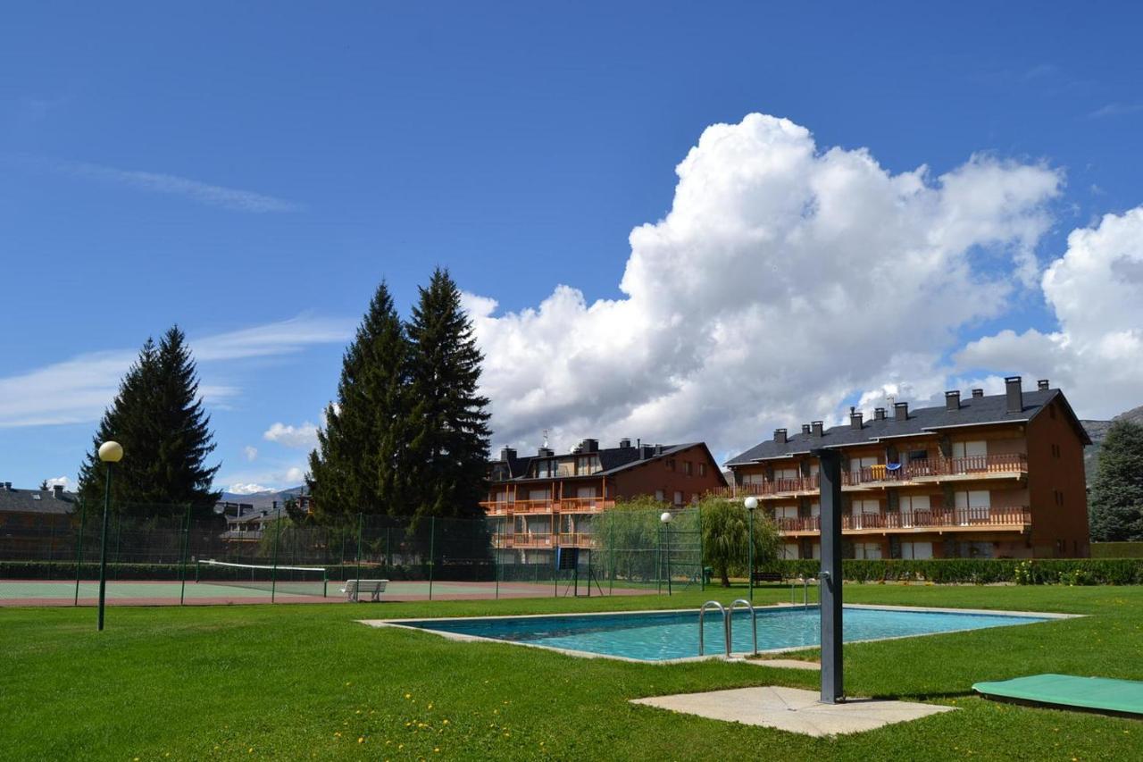 Amplio Apartamento Con Piscina En Llívia Eksteriør billede