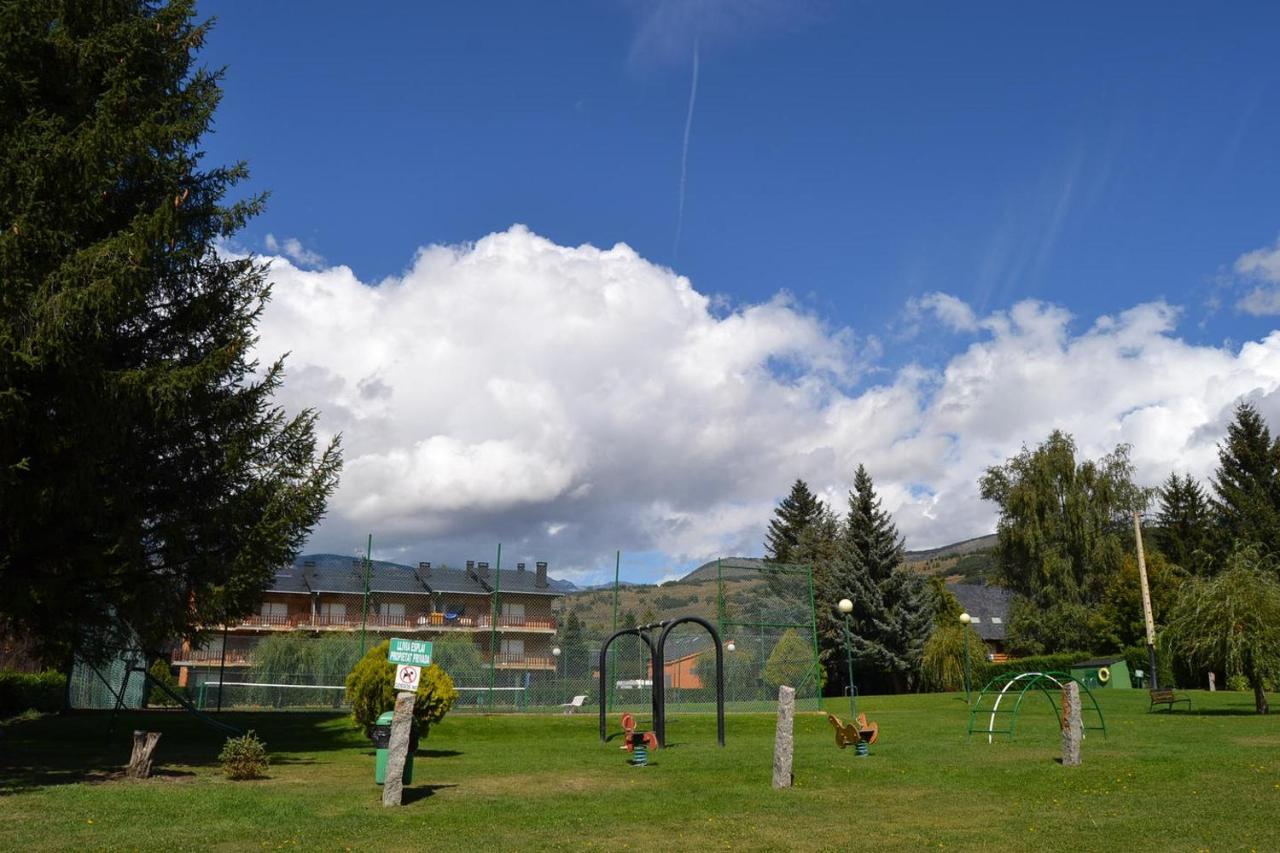 Amplio Apartamento Con Piscina En Llívia Eksteriør billede