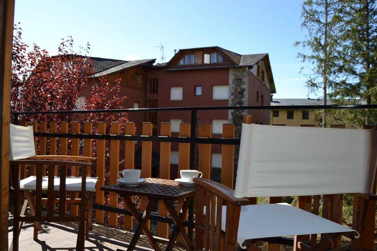 Amplio Apartamento Con Piscina En Llívia Eksteriør billede